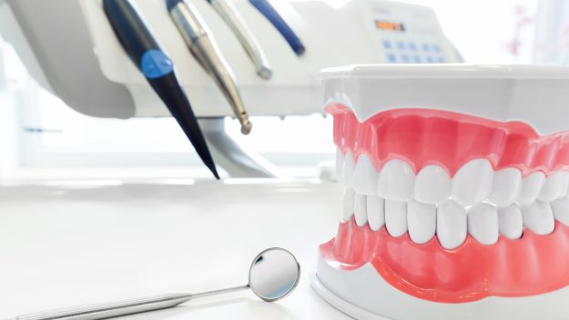 reasons dental implants are better than dentures